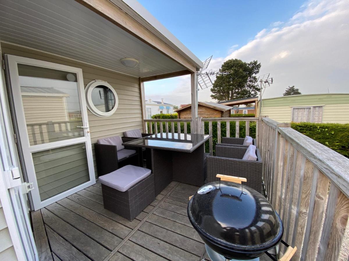 Camping Le Clos Savoye Biville-sur-Mer Exterior photo